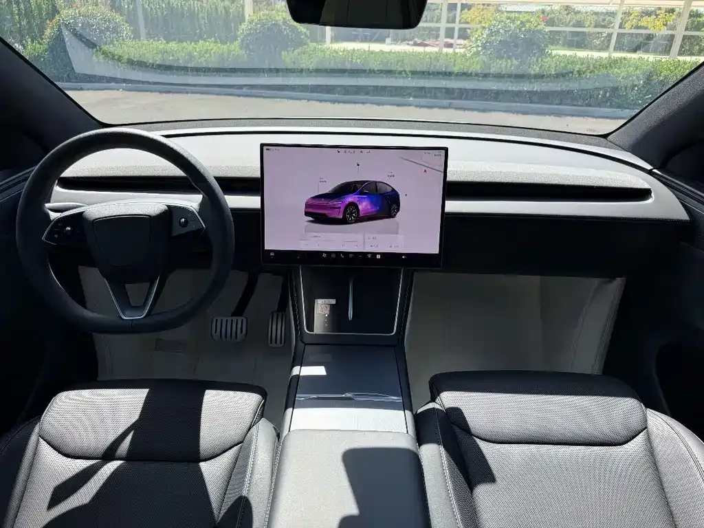 Tesla Model Y L — фото 6
