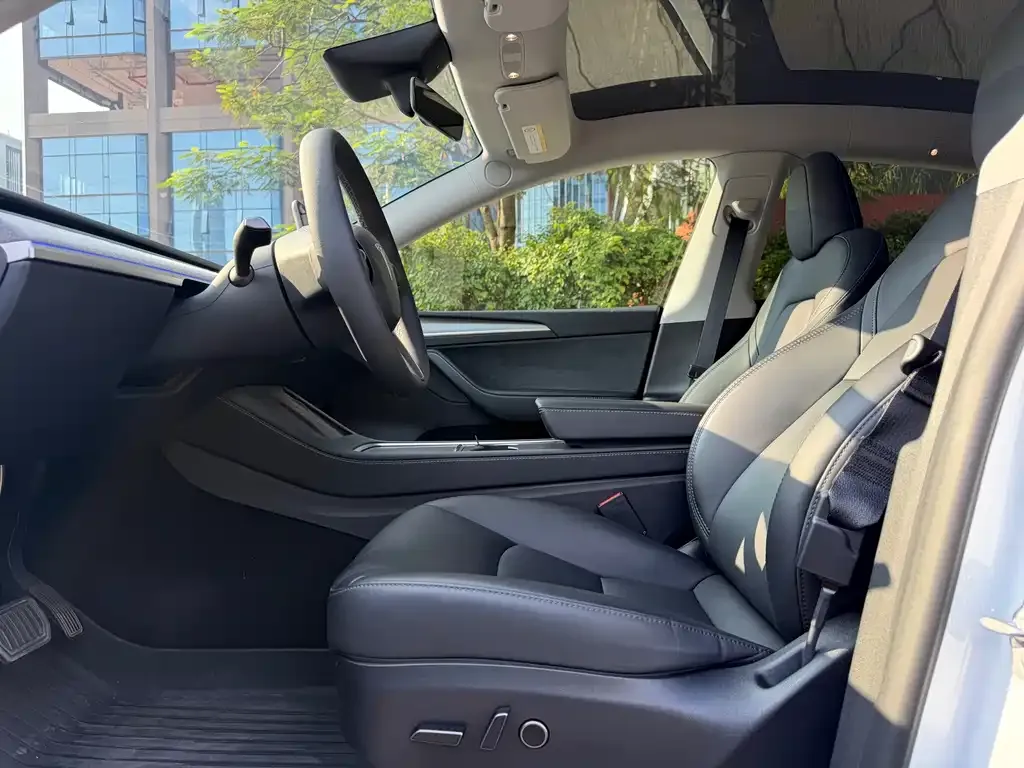 Tesla Model Y — фото 4