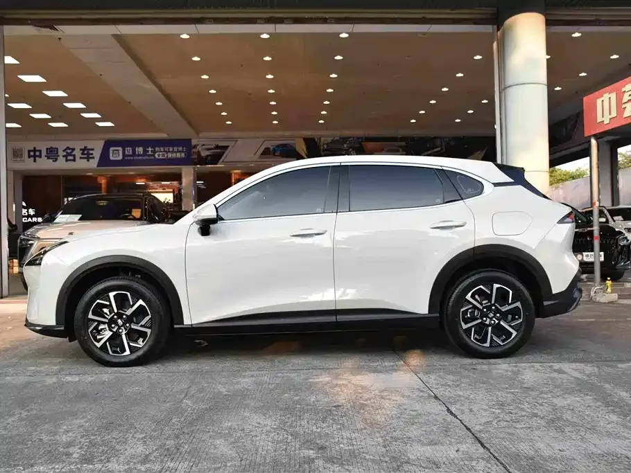 Baojun E6 — фото 7
