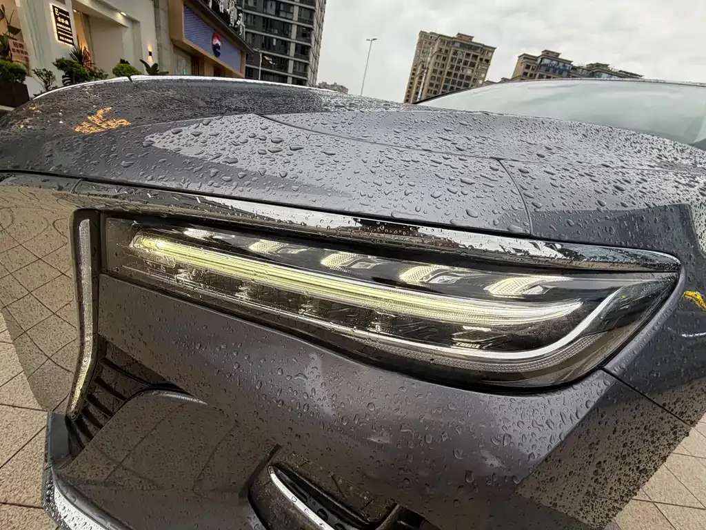 Hongqi H5 — фото 10