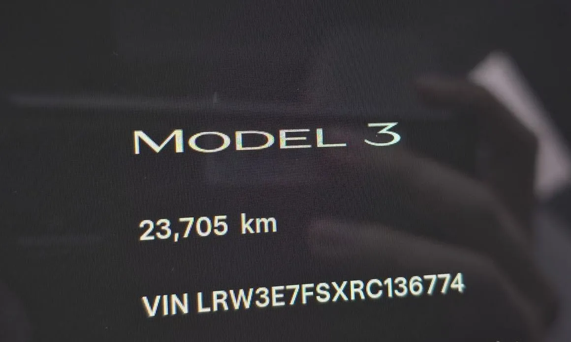 Tesla Model 3 — фото 3
