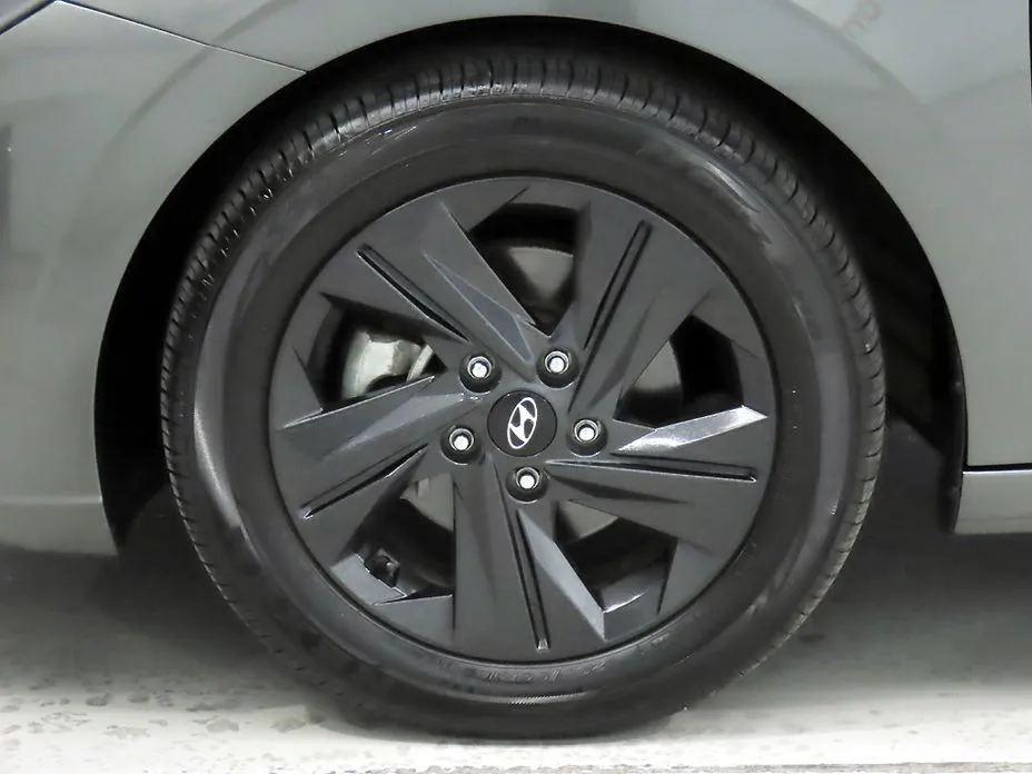 Hyundai AVANTE — фото 2