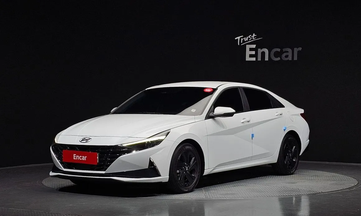 Hyundai AVANTE — фото 1