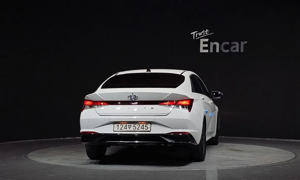 Hyundai AVANTE — фото 3