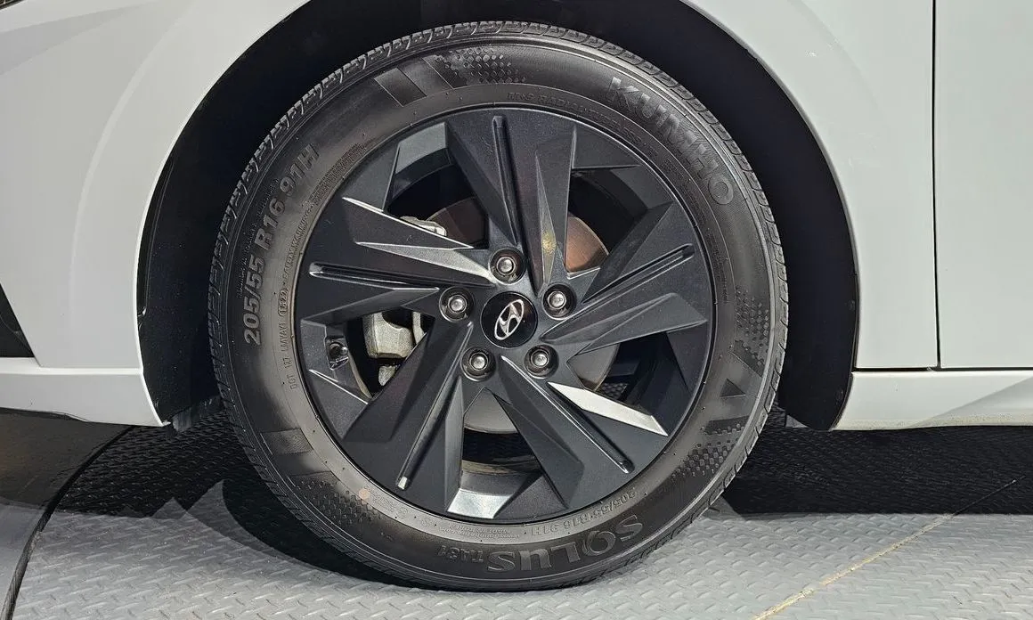 Hyundai AVANTE — фото 8