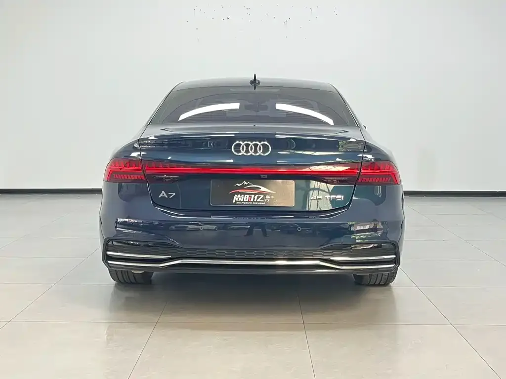 Audi A7L — фото 5