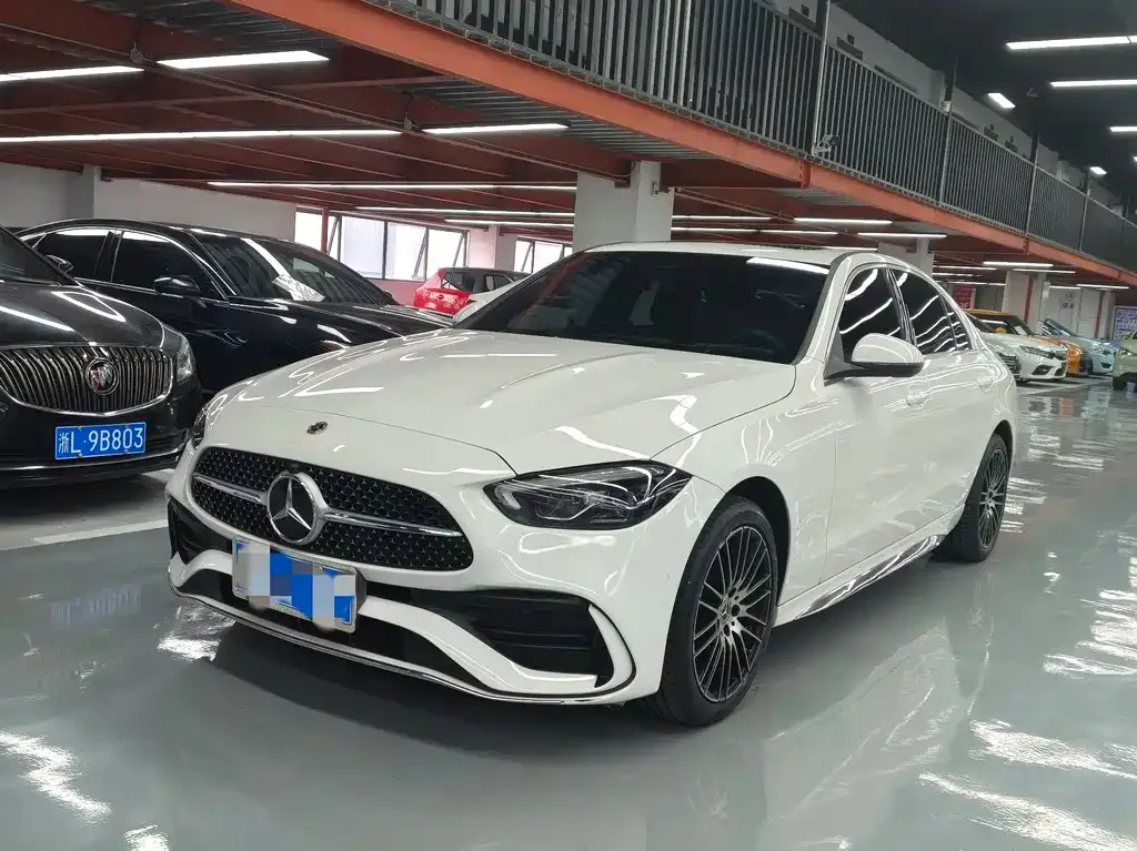Mercedes-Benz C-Class — фото 1