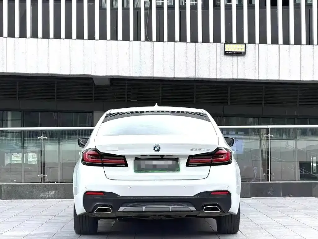 BMW 5 Series New Energy — фото 4