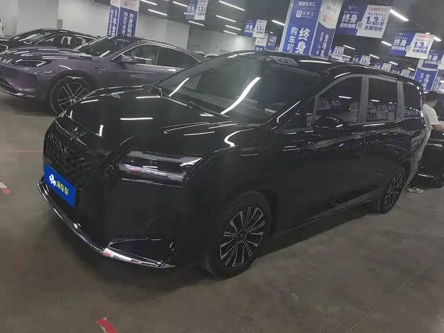 Wuling Xingguang 730 — фото 1