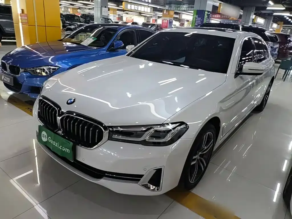 BMW 5 Series — фото 1