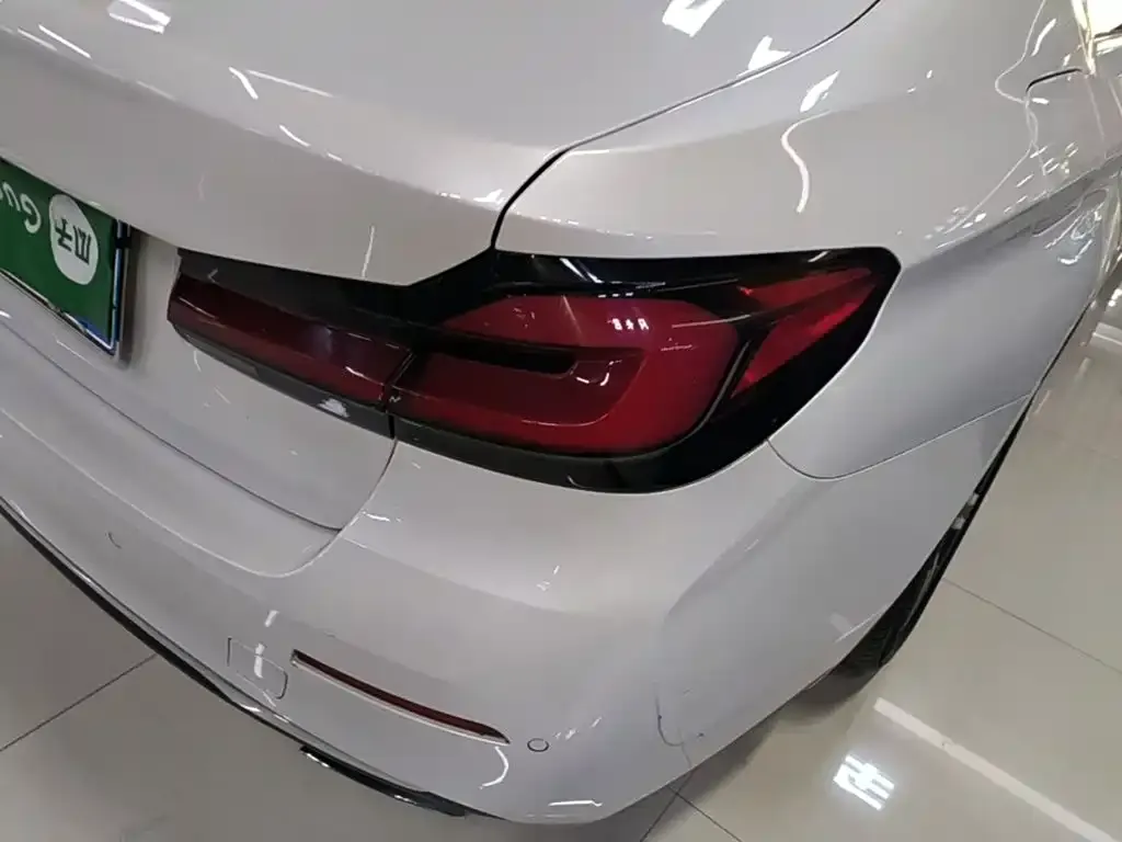 BMW 5 Series — фото 10