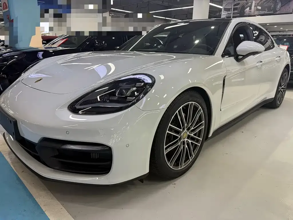 Porsche Panamera — фото 1