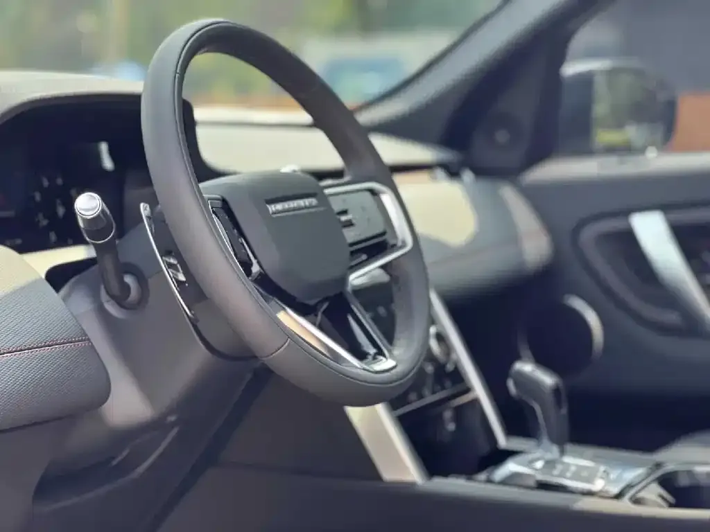 Land Rover Discovery Sport — фото 2