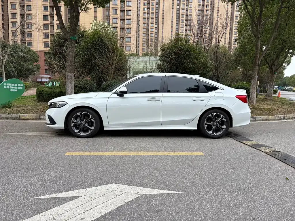 Honda Civic — фото 8
