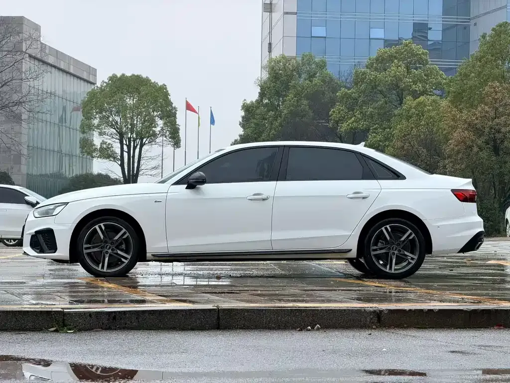 Audi A4L — фото 8