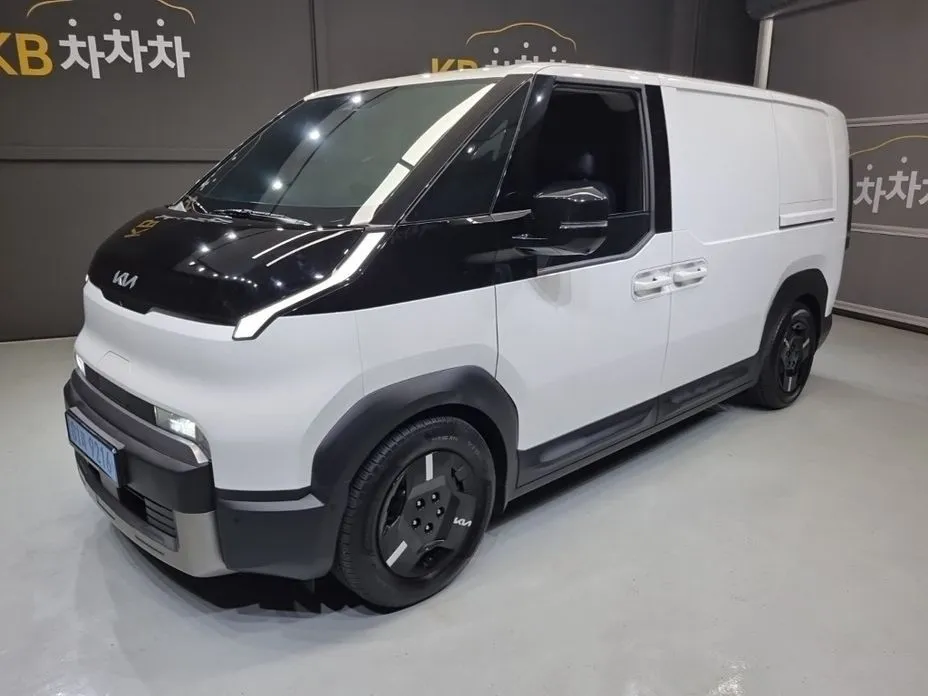 Kia PV5 — фото 1