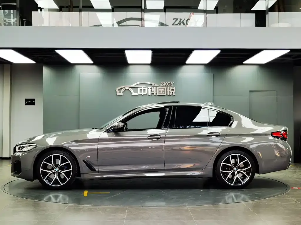 BMW 5 Series (Import) — фото 3