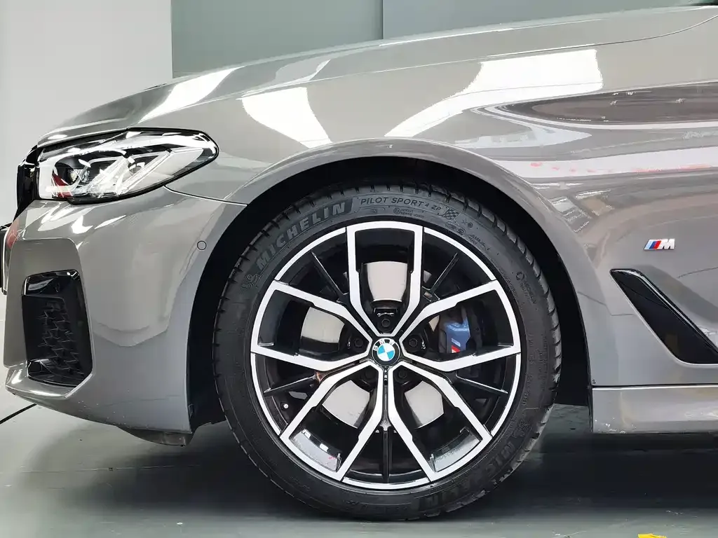 BMW 5 Series (Import) — фото 2