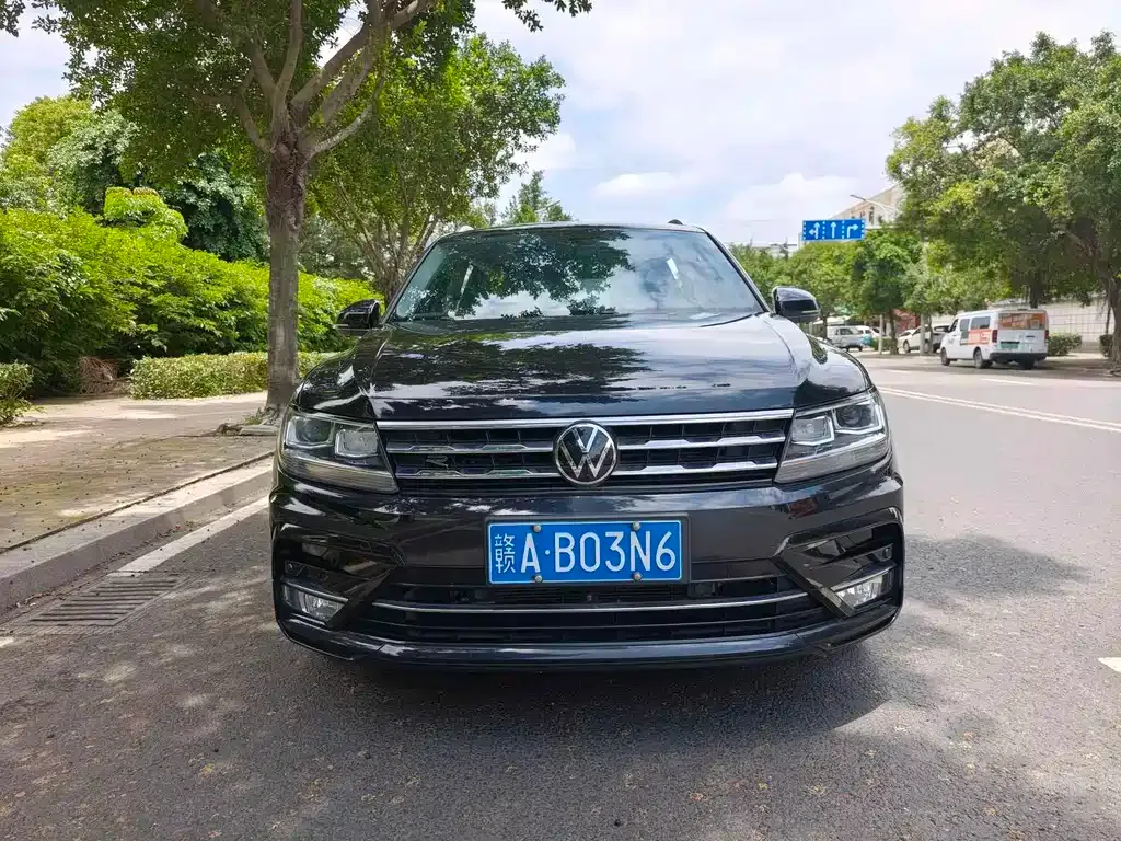 Volkswagen Tiguan L — фото 9