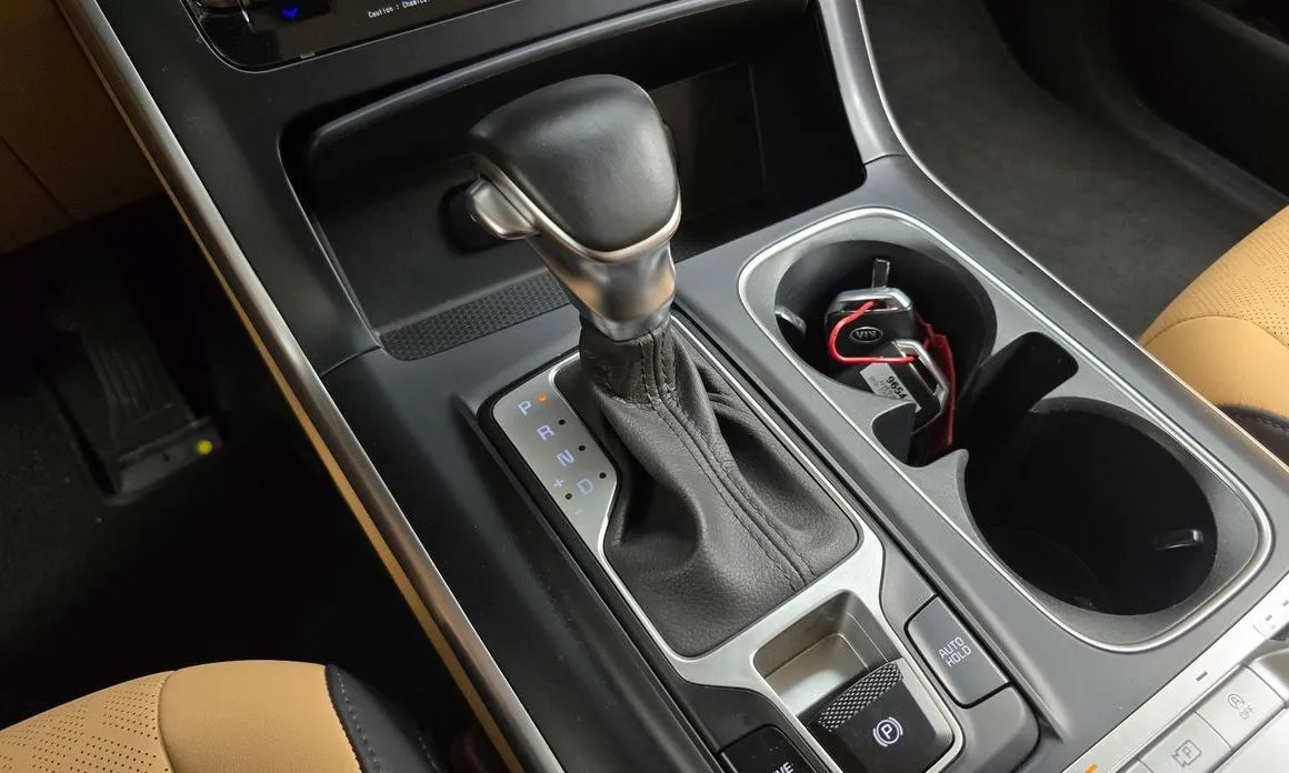 Kia Carnival — фото 10