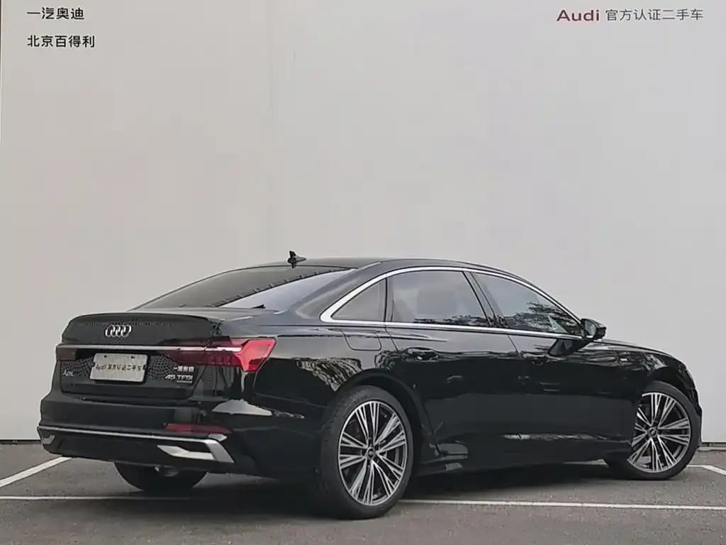 Audi A6L — фото 2