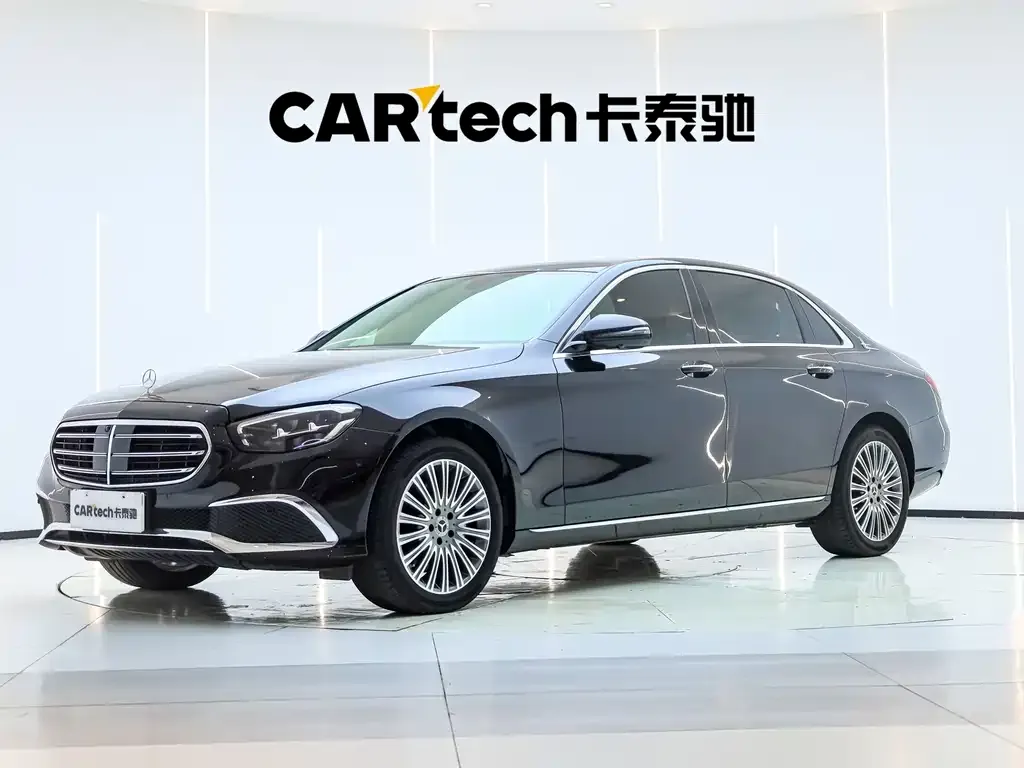 Mercedes-Benz E-Class — фото 1