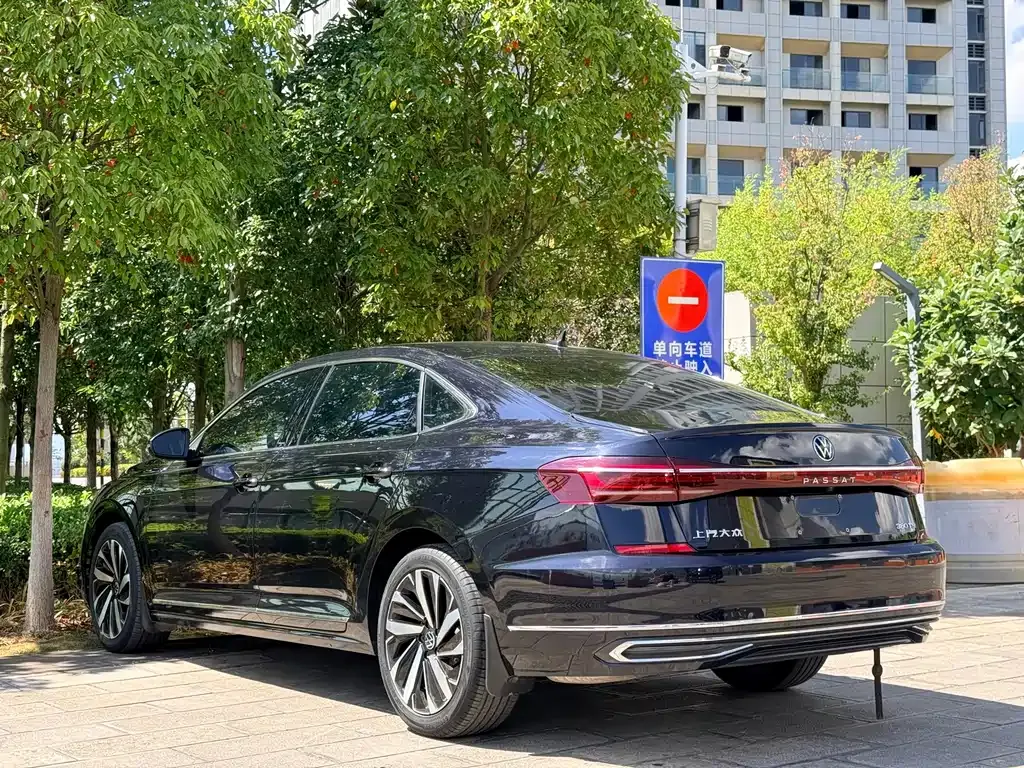 Volkswagen Passat — фото 5