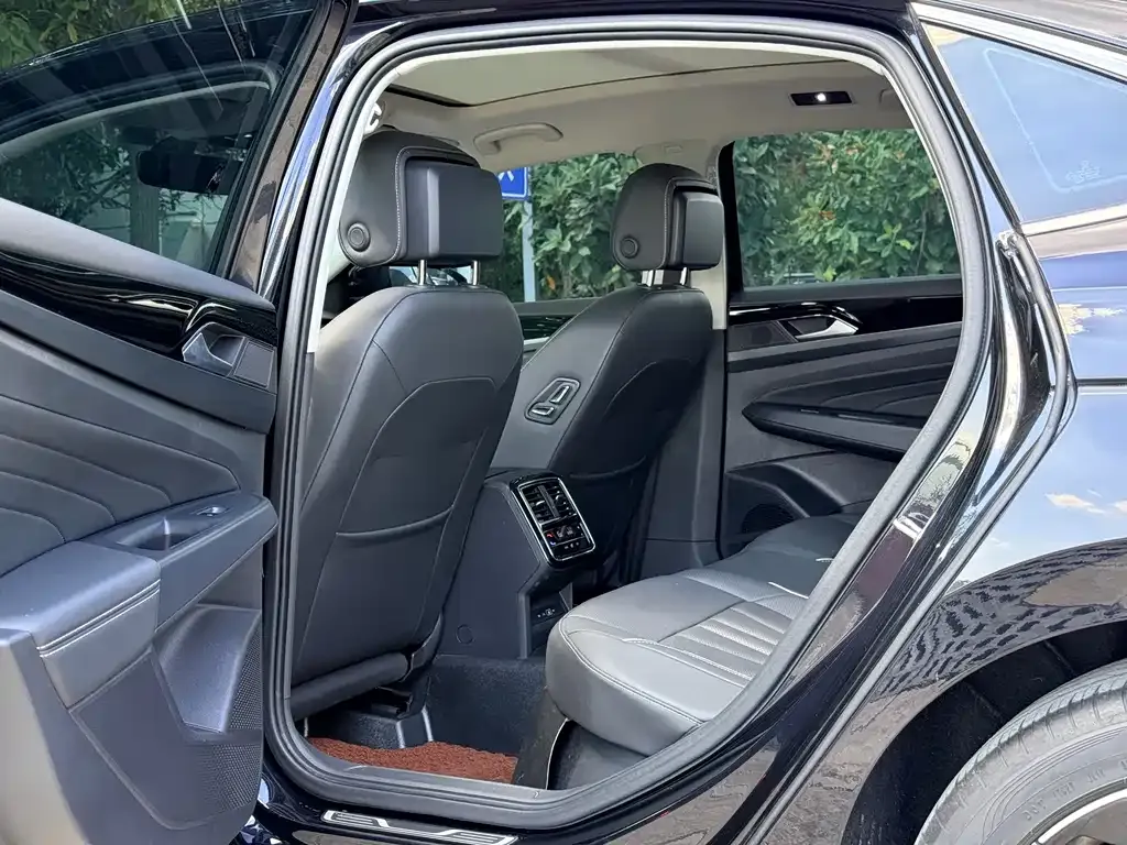 Volkswagen Passat — фото 9