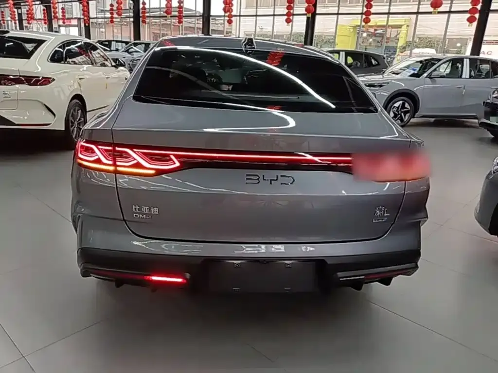 BYD Qin L — фото 4