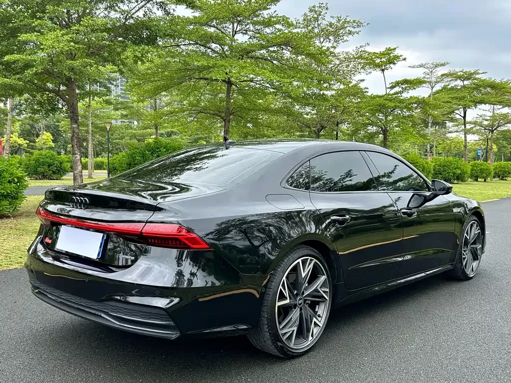 Audi A7L — фото 9