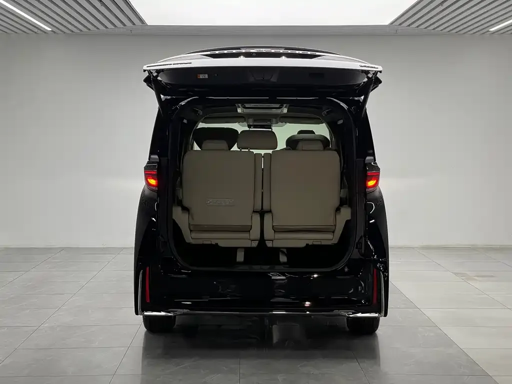 Toyota Vellfire — фото 4
