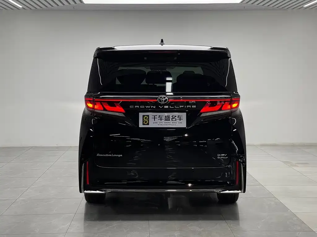 Toyota Vellfire — фото 2
