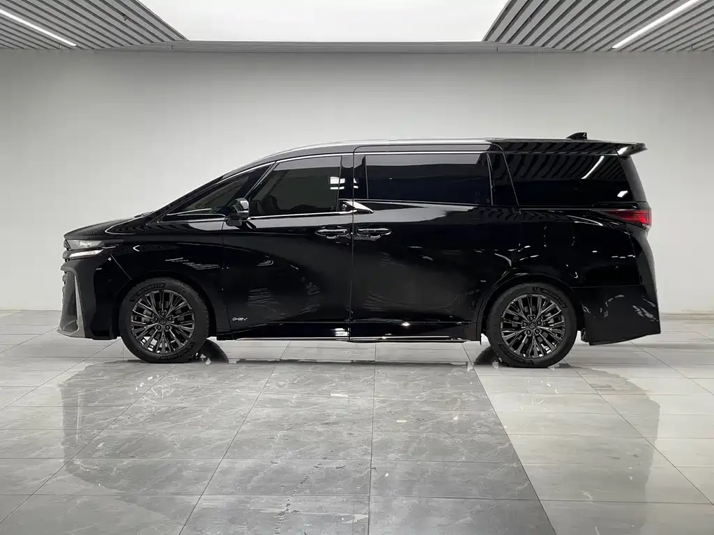 Toyota Vellfire — фото 7