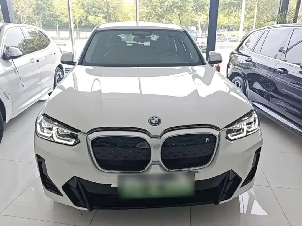 BMW iX3 — фото 4