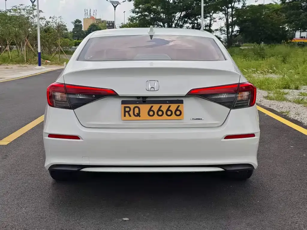Honda Civic — фото 8