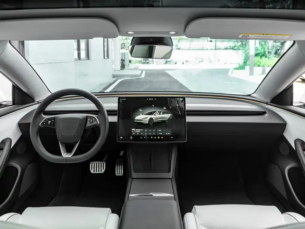 Tesla Model 3 — фото 4