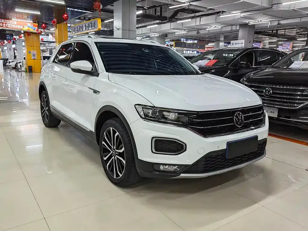 Volkswagen T-Roc — фото 9
