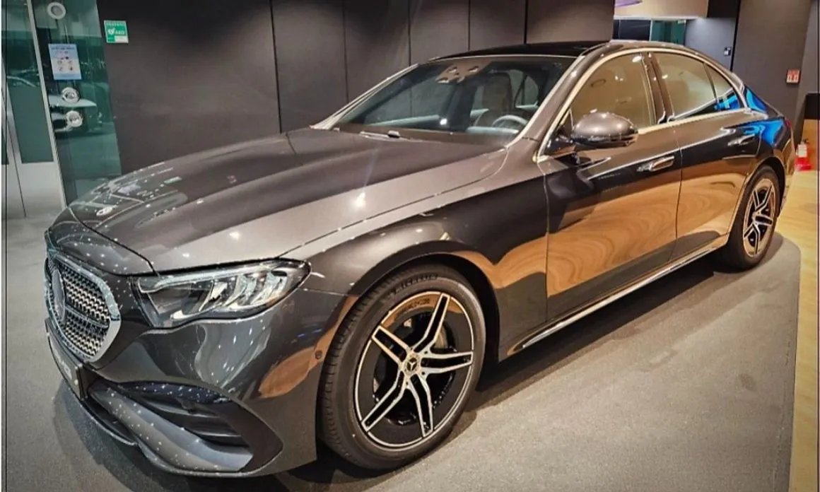 Mercedes-Benz E-Class — фото 1