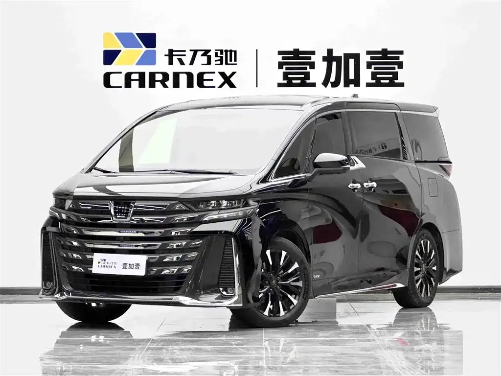 Toyota Vellfire — фото 1
