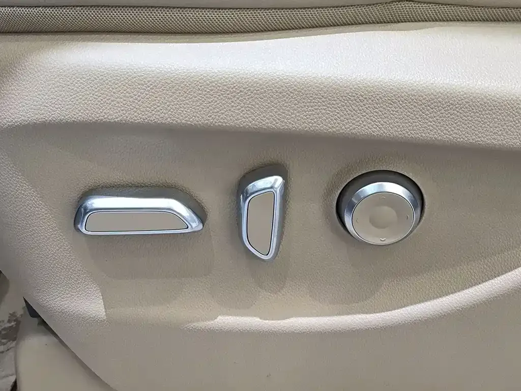 Buick GL8 Hybrid — фото 10