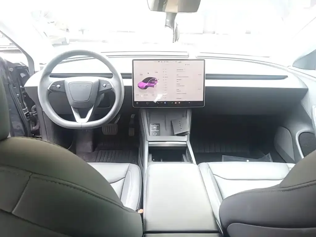 Tesla Model 3 — фото 2