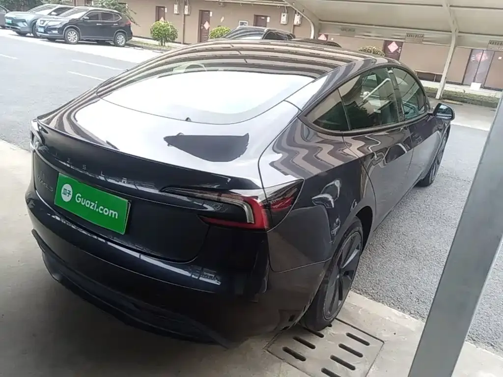 Tesla Model 3 — фото 4