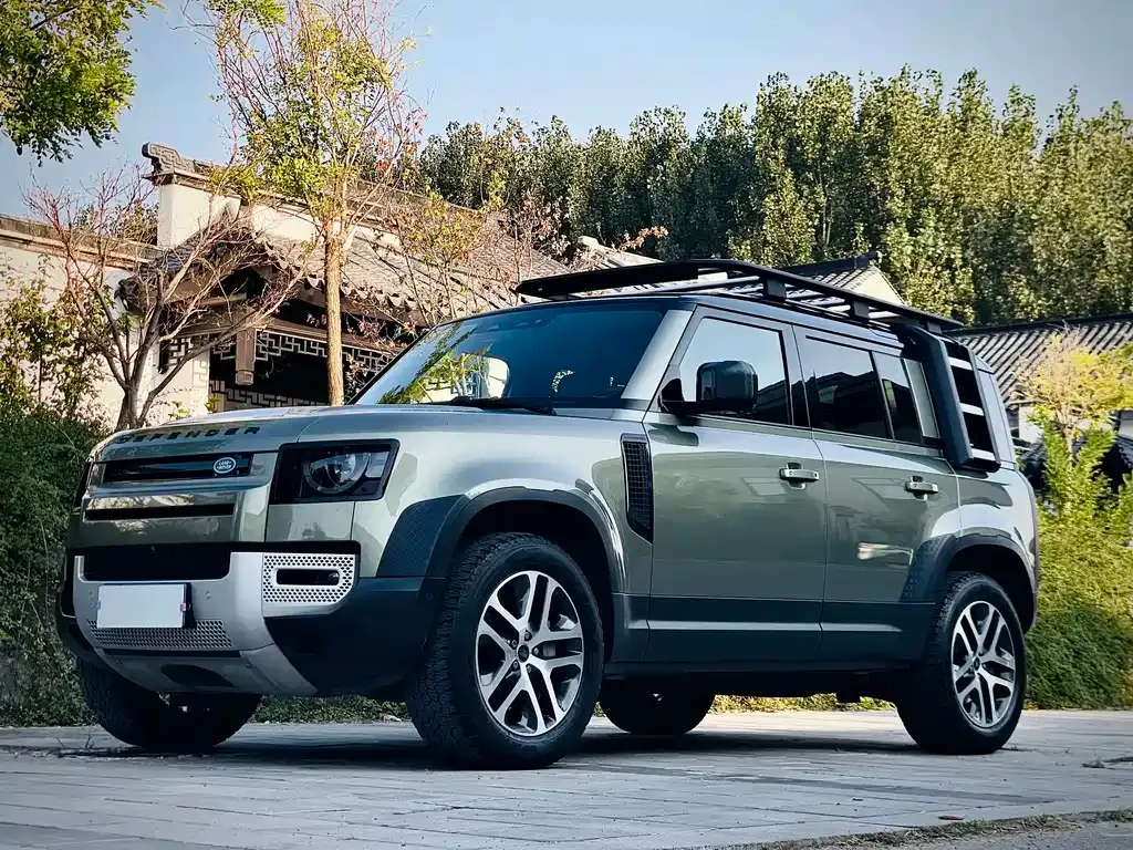 Land Rover Defender — фото 1