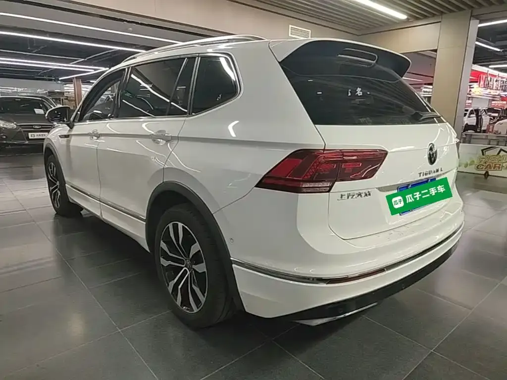 Volkswagen Tiguan L — фото 8