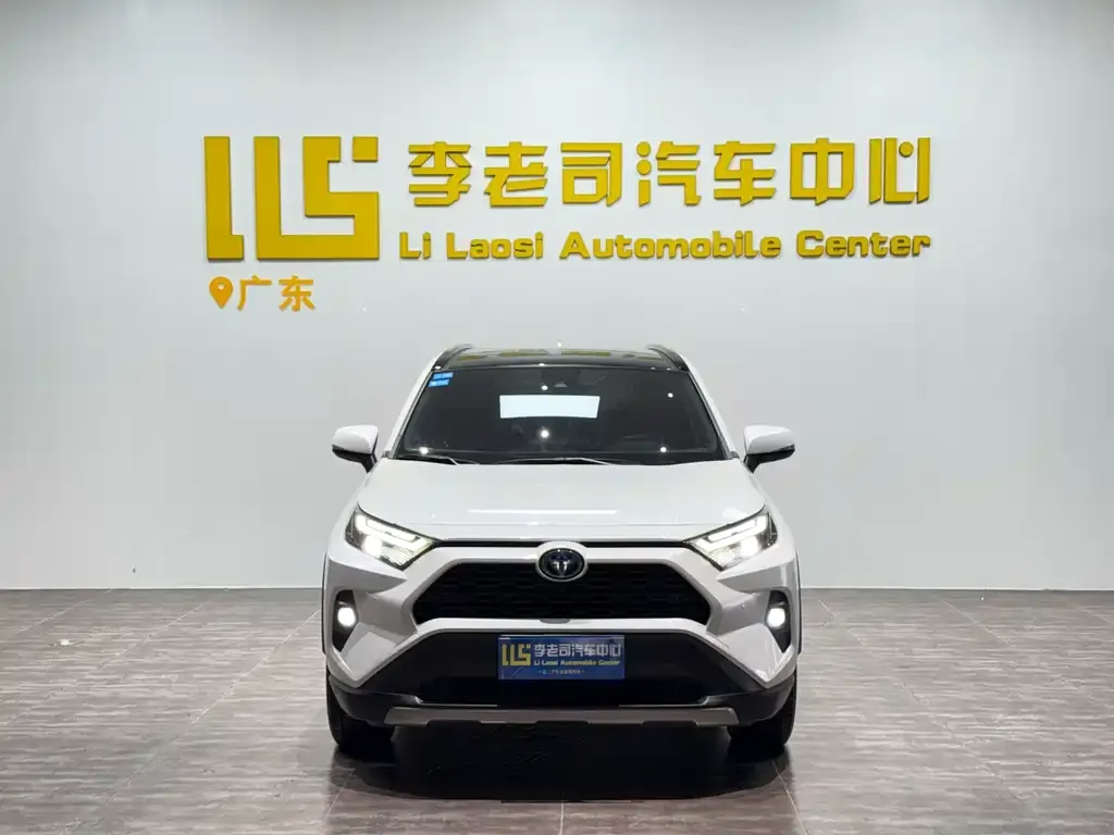 Toyota RAV4 — фото 3