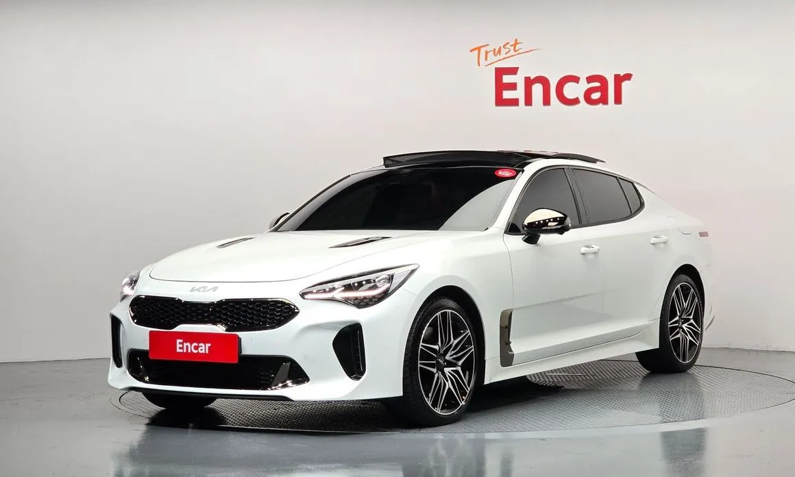 Kia Stinger — фото 1