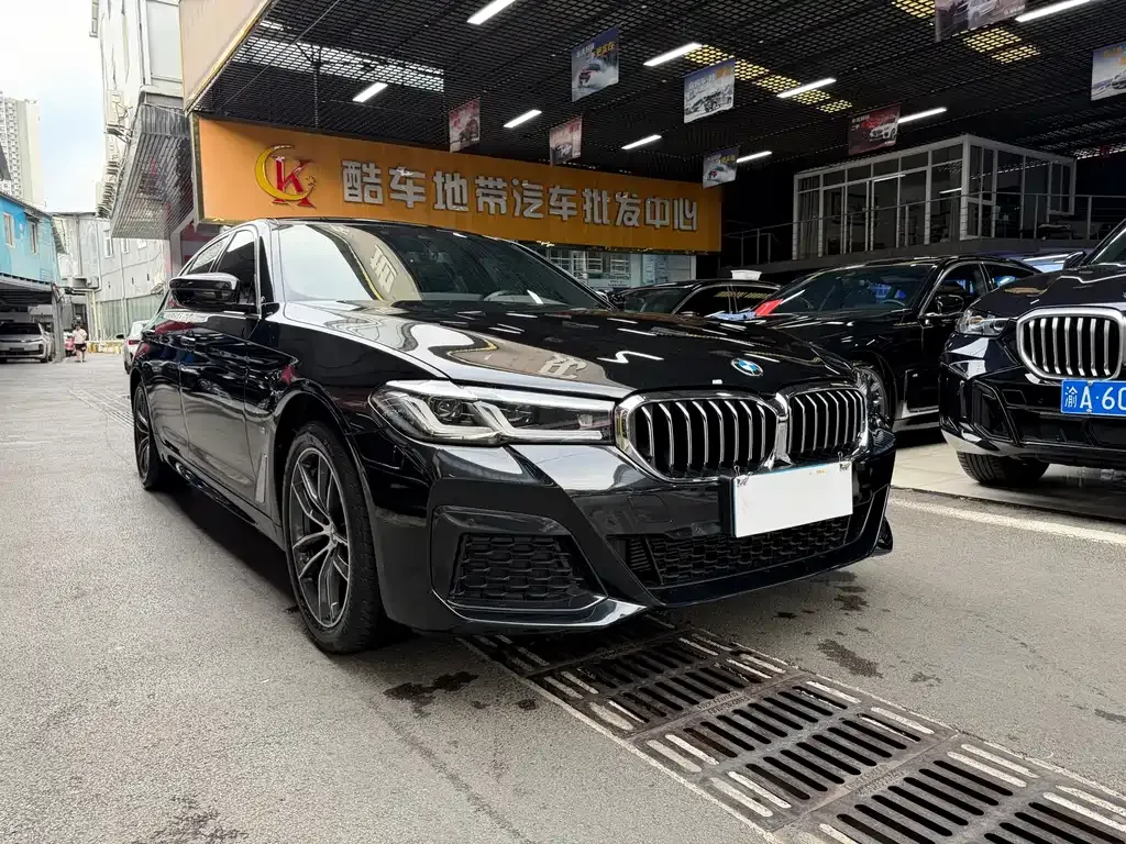 BMW 5 Series — фото 10