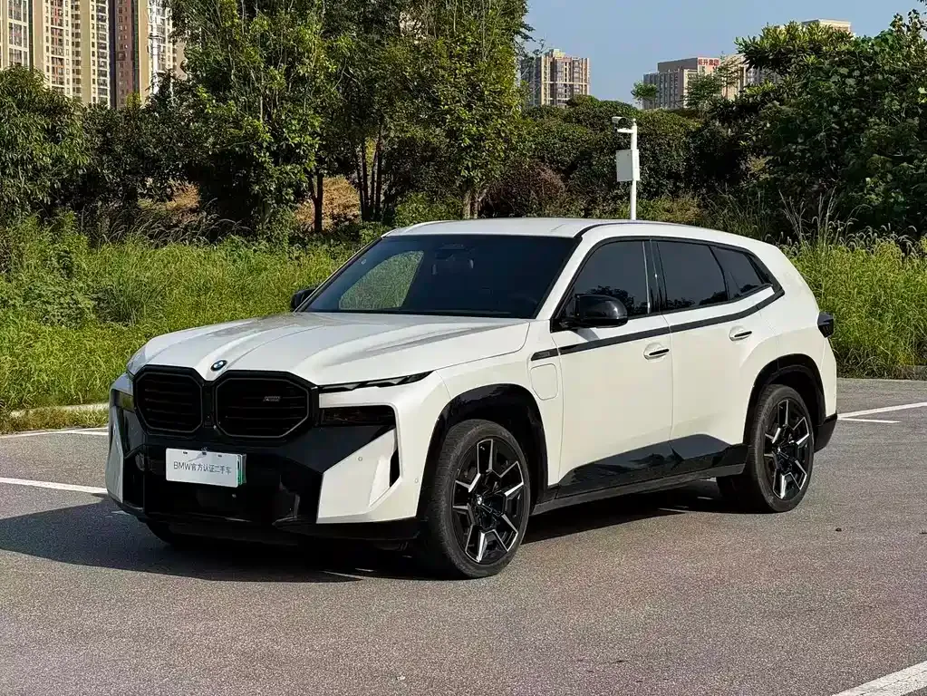 BMW XM — фото 1
