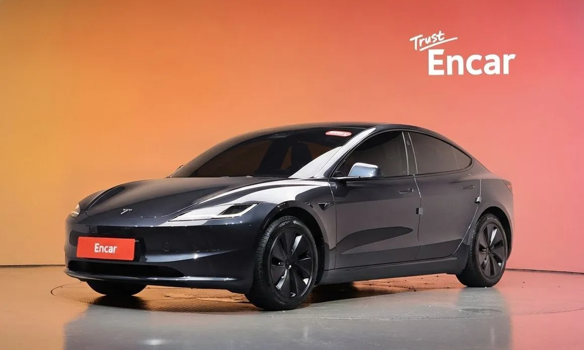 Tesla Model 3 — фото 1