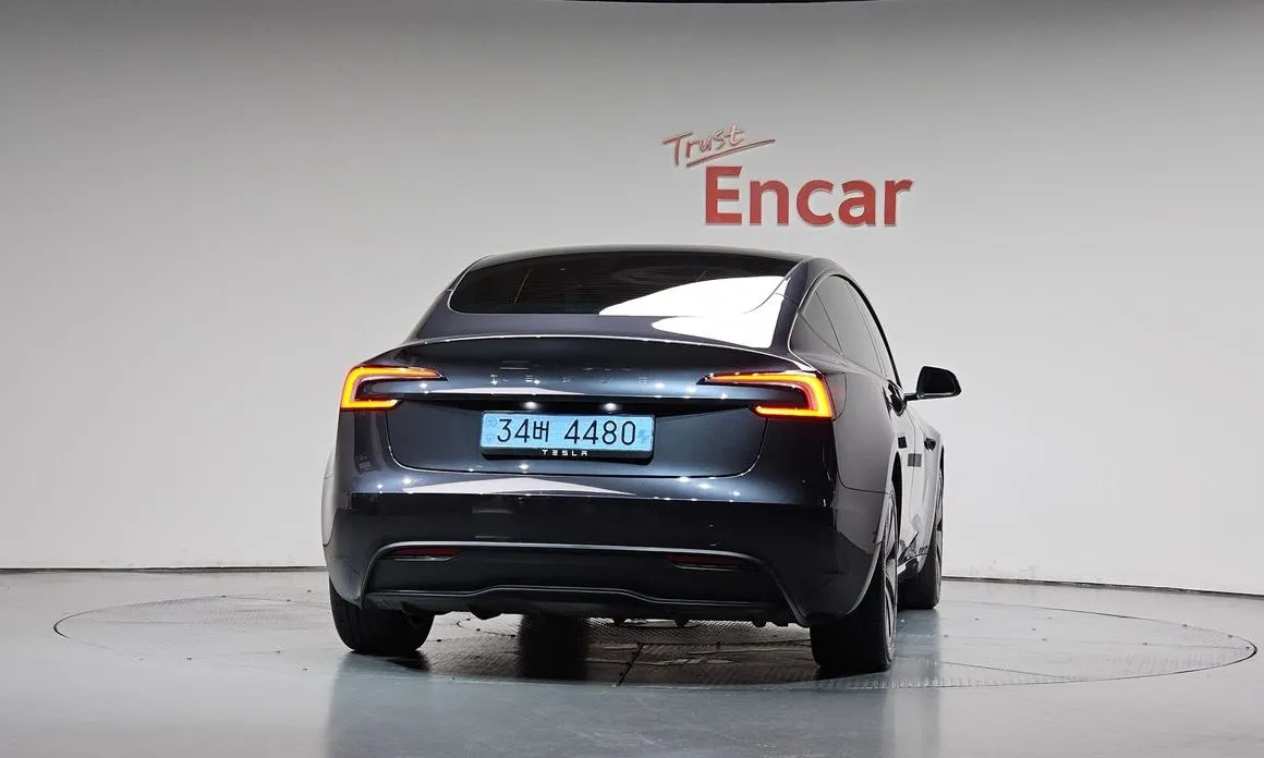 Tesla Model 3 — фото 4